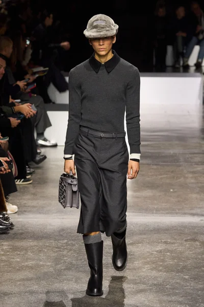 Look 49